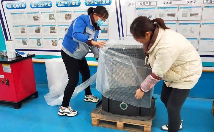 2台660型号玉米秸秆颗?；?生物质取暖炉发往河南